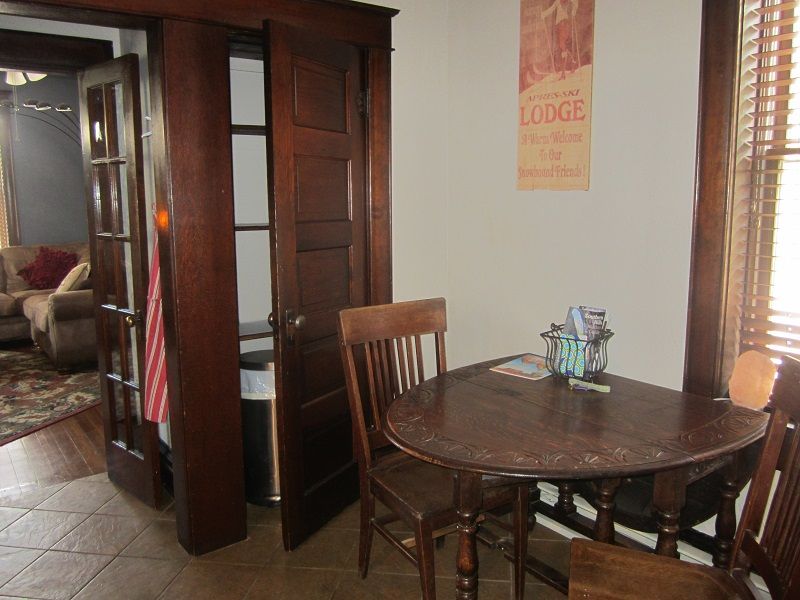 FlatIron Historic Sandstone Inn: 745 N River St, Hot Springs, SD 57747